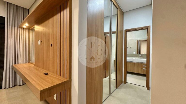 Casa em Condomínio para aluguel no Residencial e Empresarial Alphaville: