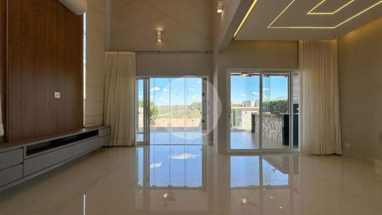 Casa em Condomínio para aluguel no Residencial e Empresarial Alphaville: