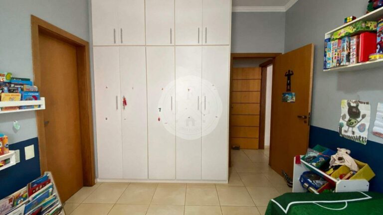 Casa em Condomínio à venda no Recreio das Acácias: