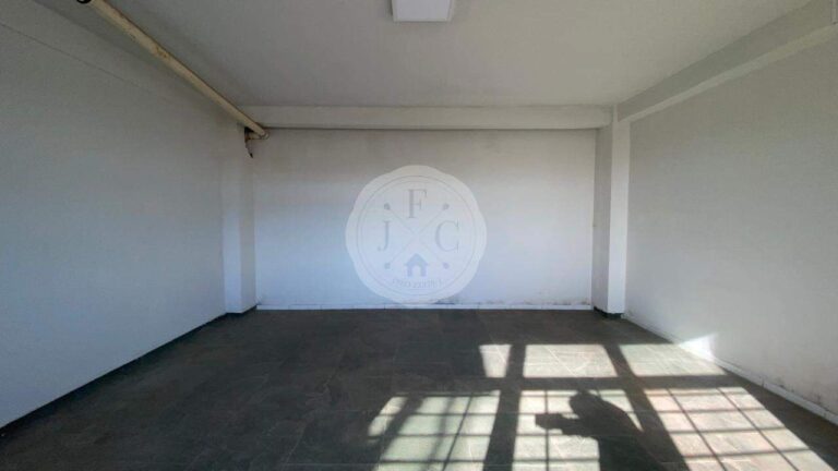 Prédio Comercial para aluguel no Vila Seixas: