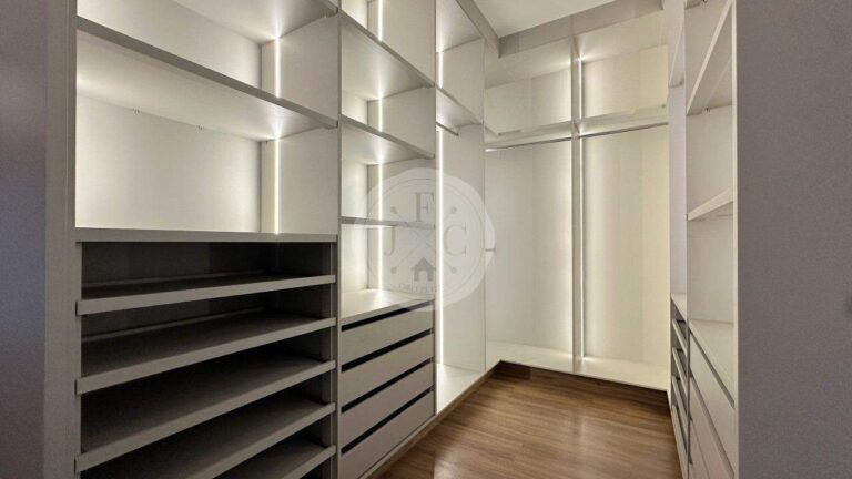 Casa em Condomínio para aluguel no Residencial e Empresarial Alphaville: