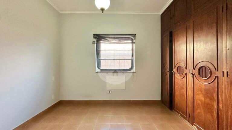 Casa para aluguel no Jardim Mosteiro: