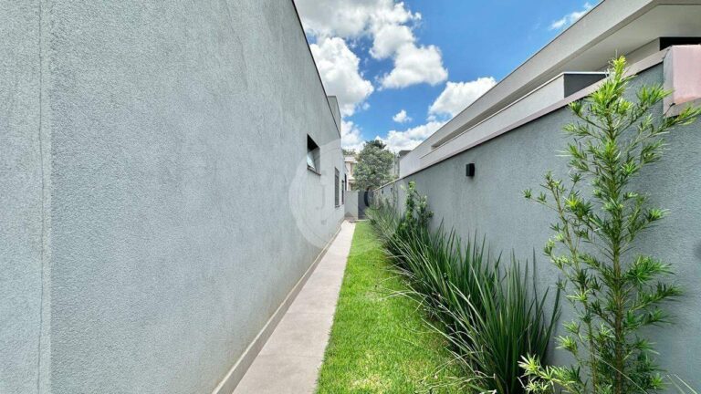 Casa em Condomínio para aluguel no Residencial e Empresarial Alphaville: