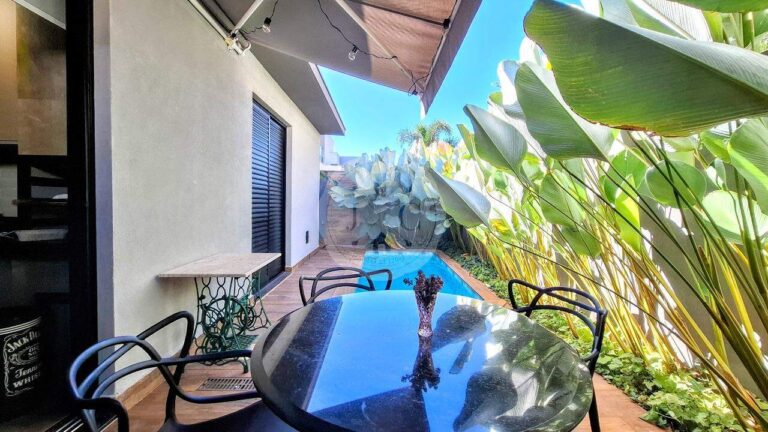 Casa em Condomínio à venda no Jardim Valência: