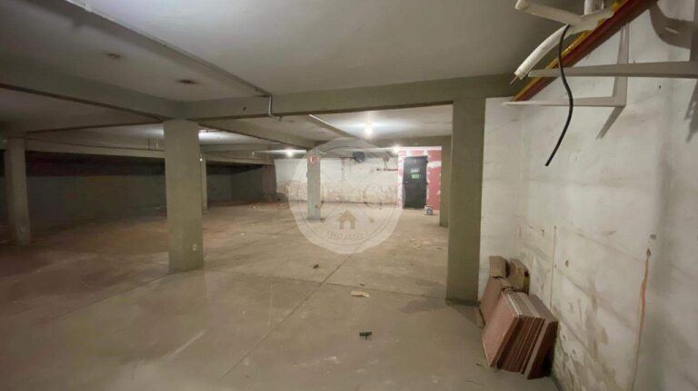 Prédio Comercial à venda no Vila Seixas: