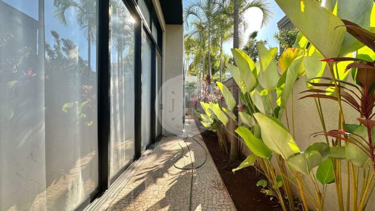 Casa em Condomínio para aluguel no Residencial e Empresarial Alphaville: