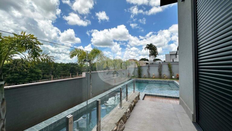 Casa em Condomínio para aluguel no Residencial e Empresarial Alphaville: