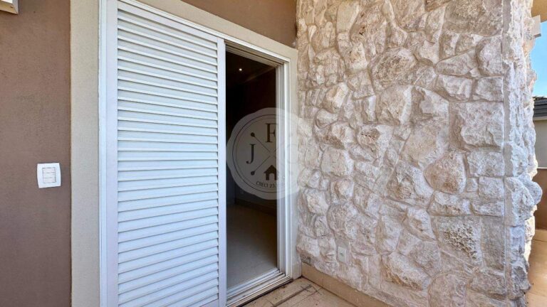 Casa em Condomínio para aluguel no Residencial e Empresarial Alphaville: