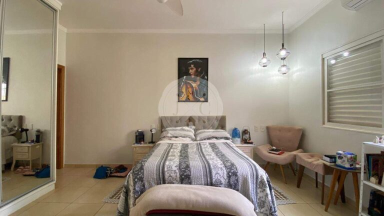 Casa em Condomínio à venda no Recreio das Acácias: