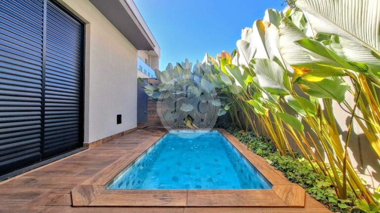 Casa em Condomínio à venda no Jardim Valência: