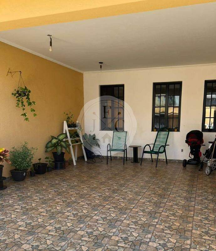 Casa à venda no Jardim Irajá: