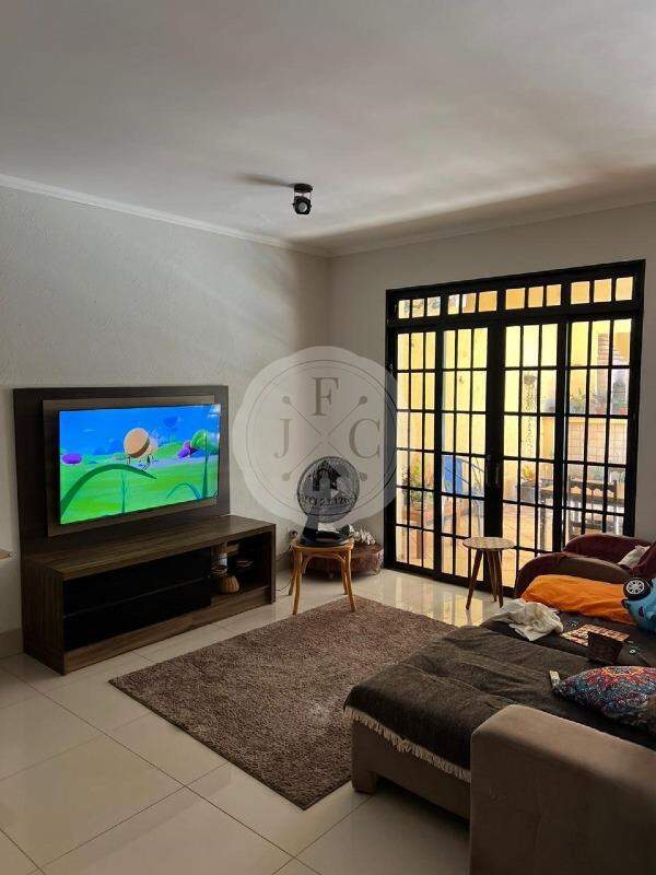 Casa à venda no Jardim Irajá: