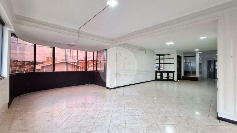 Casa Comercial à venda no Jardim Palma Travassos: