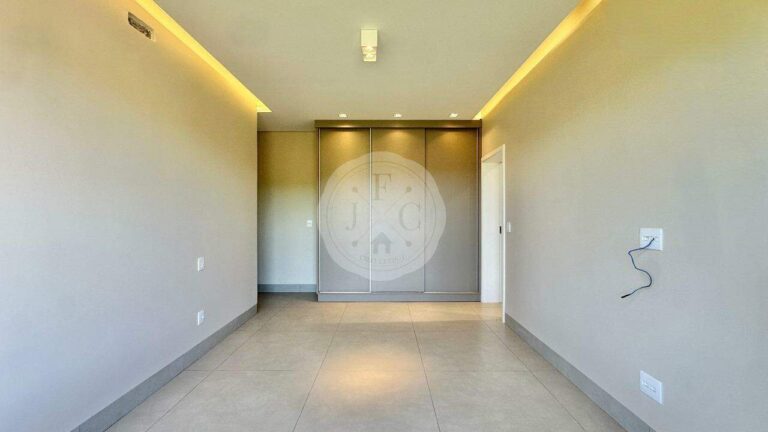 Casa em Condomínio à venda no Residencial e Empresarial Alphaville: