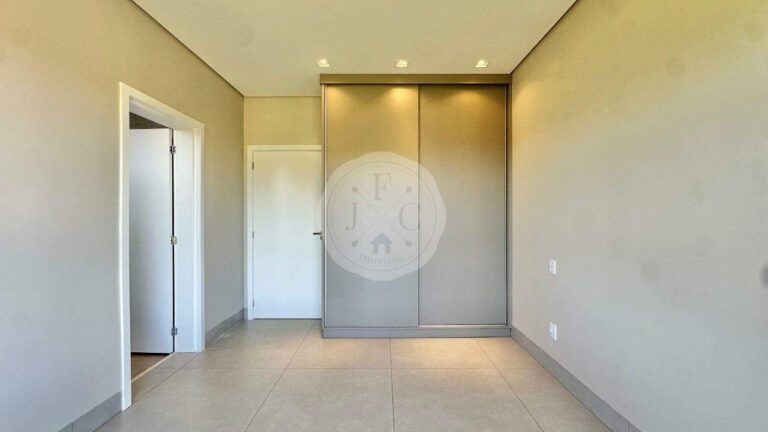 Casa em Condomínio à venda no Residencial e Empresarial Alphaville: