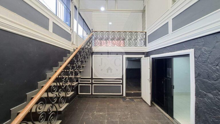 Casa Comercial à venda no Jardim Palma Travassos: