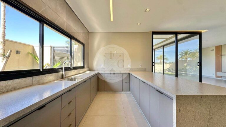 Casa em Condomínio à venda no Residencial e Empresarial Alphaville:
