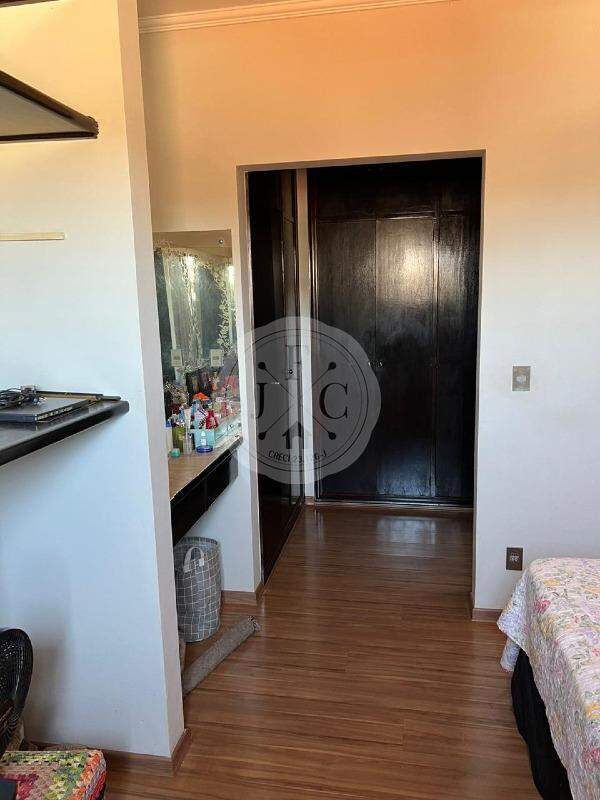 Casa à venda no Jardim Irajá: