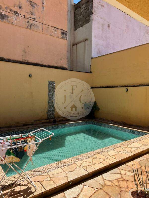 Casa à venda no Jardim Irajá: