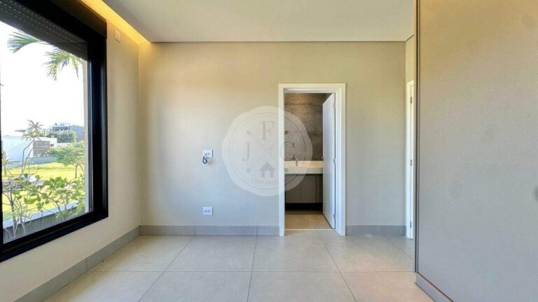 Casa em Condomínio à venda no Residencial e Empresarial Alphaville: