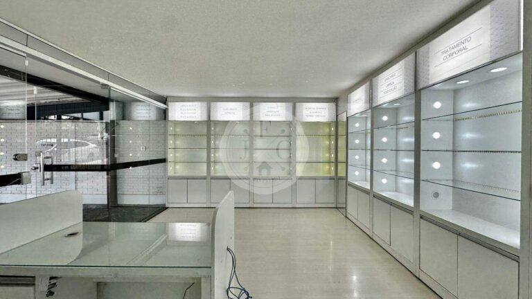 Casa Comercial à venda no Jardim São Luiz: