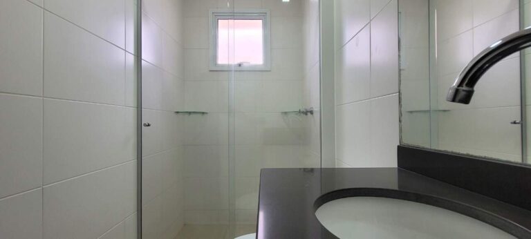 Apartamento para aluguel no Jardim Botânico: Banheiro social