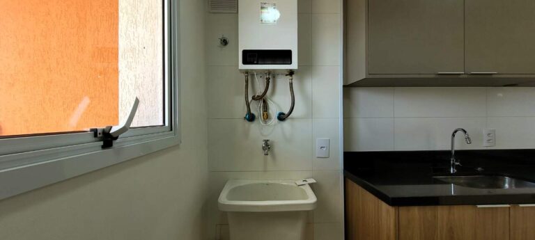 Apartamento para aluguel no Alto da Boa Vista: rea de servi o