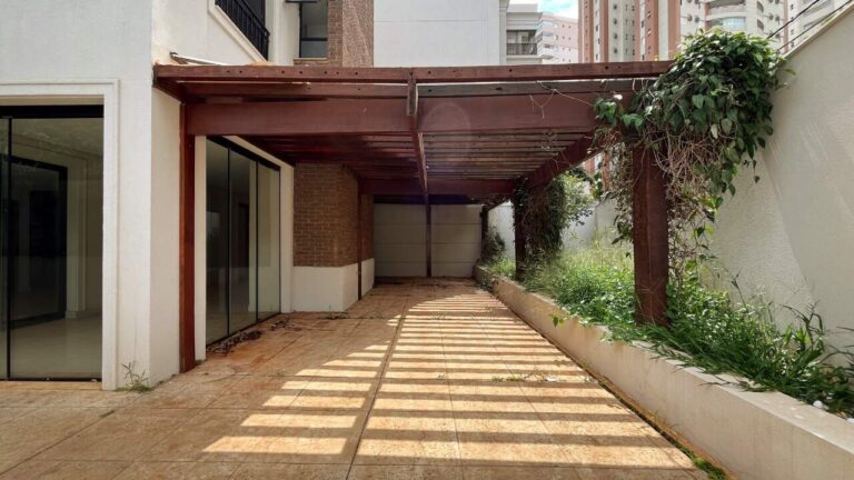 Apartamento à venda no Jardim Botânico: Quintal