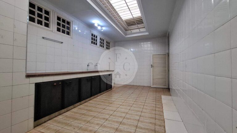 Casa Comercial à venda no Jardim Palma Travassos:
