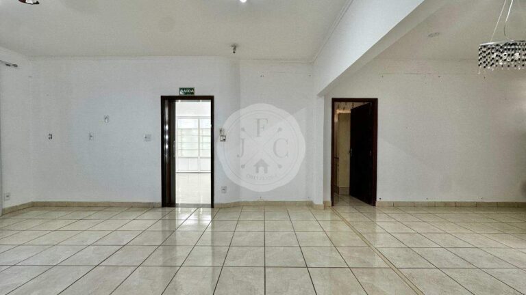 Casa Comercial à venda no Jardim São Luiz: