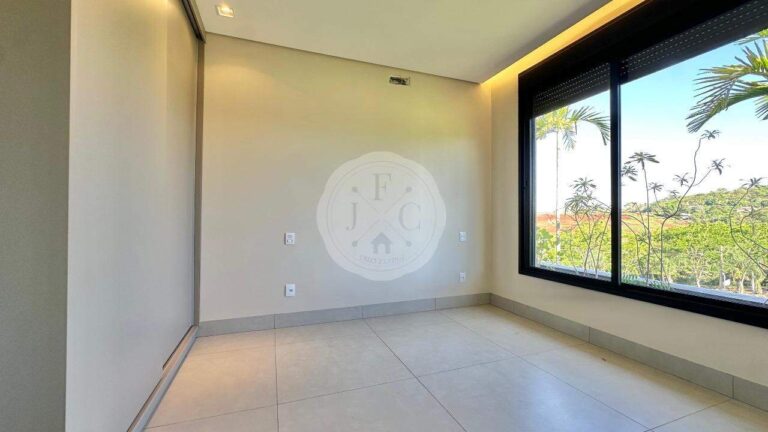 Casa em Condomínio à venda no Residencial e Empresarial Alphaville: