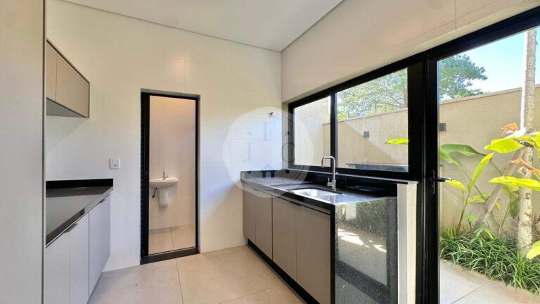 Casa em Condomínio à venda no Residencial e Empresarial Alphaville: