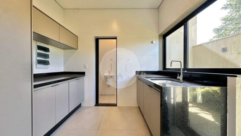 Casa em Condomínio à venda no Residencial e Empresarial Alphaville: